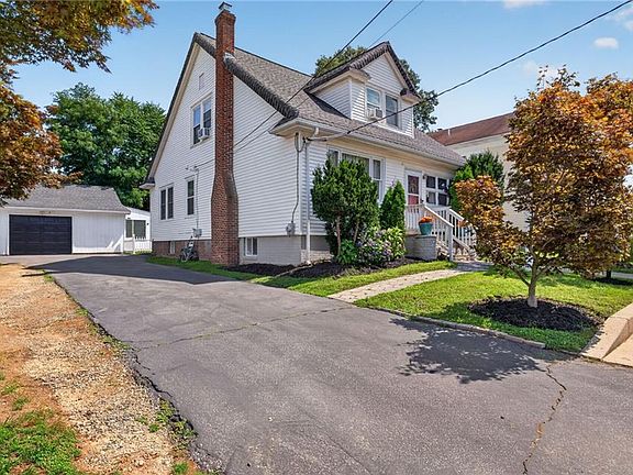 3rd image of 83 Myrtle Ave