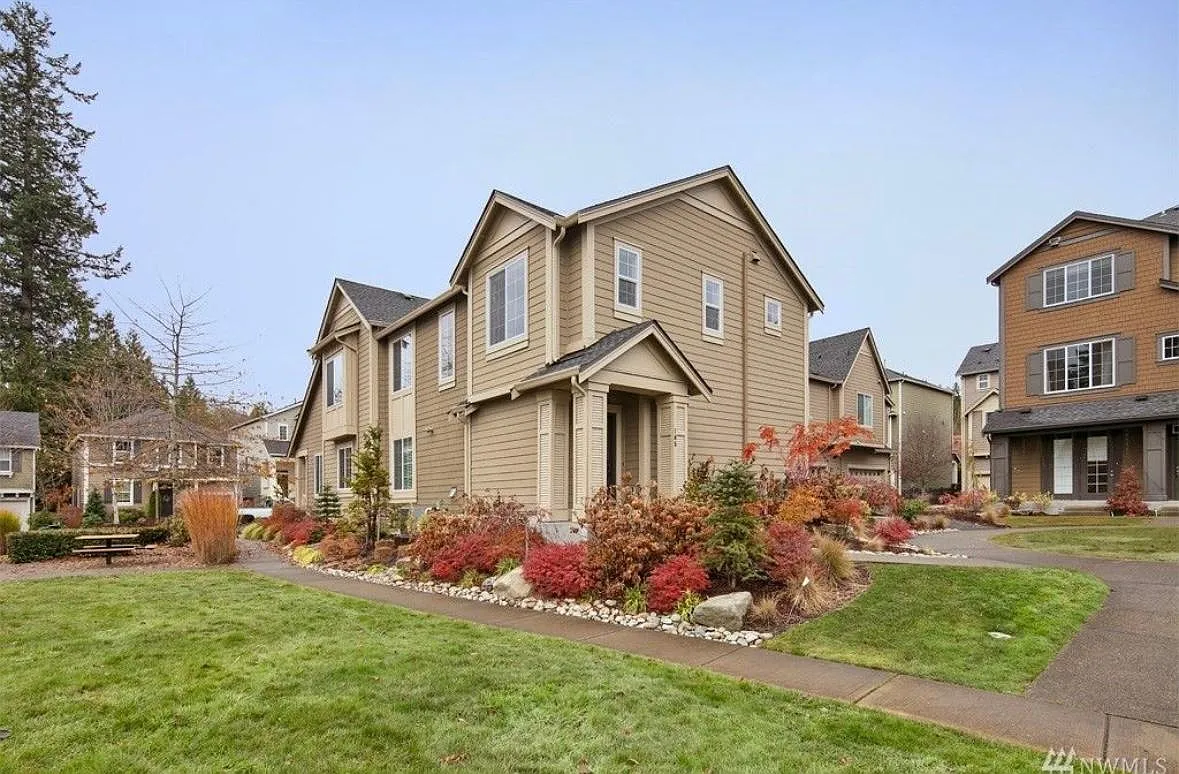 7426 Better Way Loop SE — Photo 3