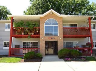 27097 Oakwood Cir #Z-101, Olmsted Twp, OH 44138