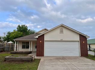 810 N Cherokee Ave, Claremore, OK 74017