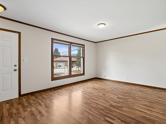 4th image of 2504 N Boulevard View Ave