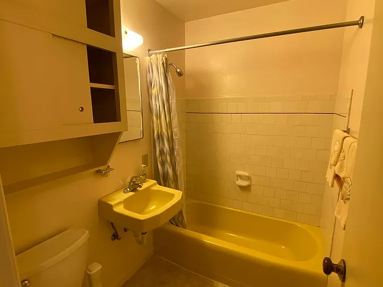 121 Coulson Ave — Photo 9