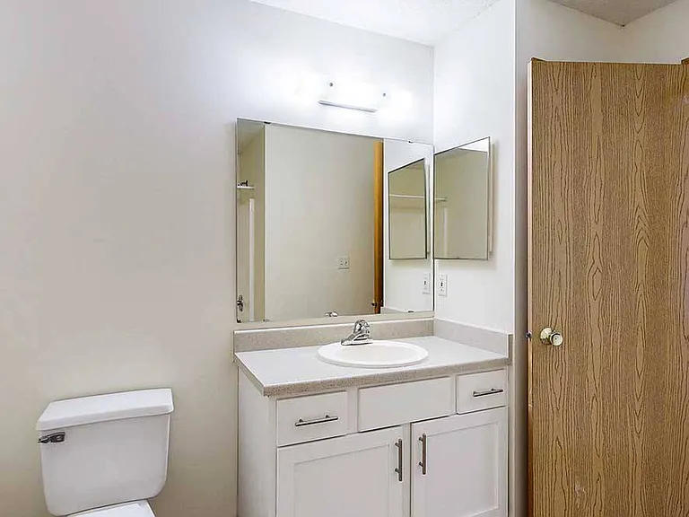Northbrook Apartments — Photo 203