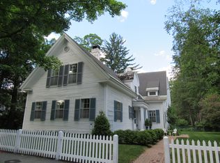4 Pleasant St, Woodstock, VT 05091