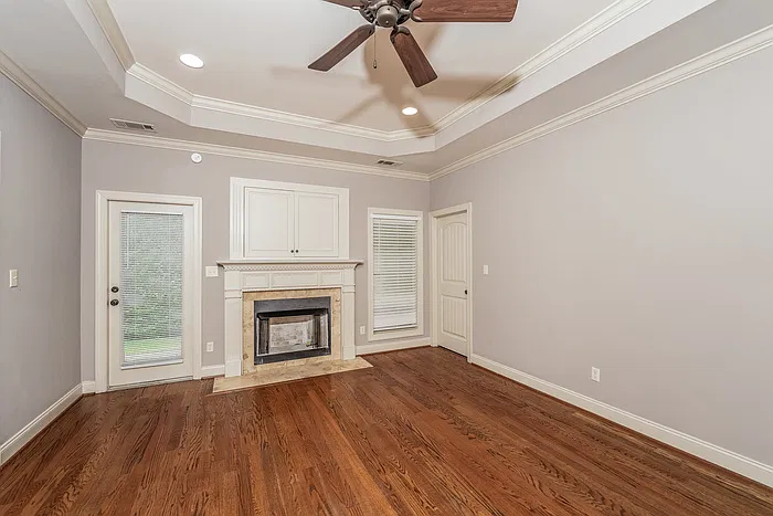 3 bed, 2.0 bath, 1379 sqft, $1,575 — Photo 3