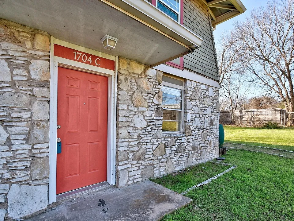 1704 E M Franklin Ave #C