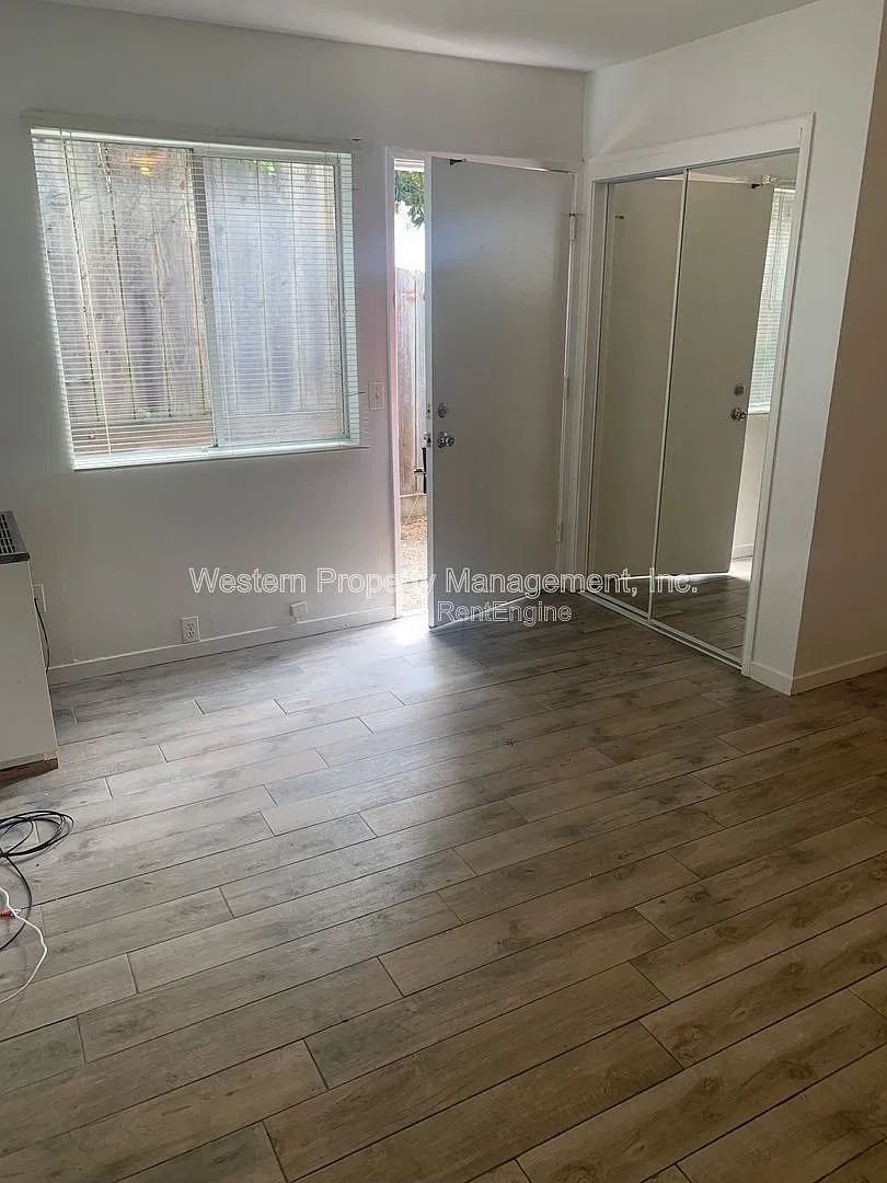 Studio, 1.0 bath, 300 sqft, $1,795 — Photo 3
