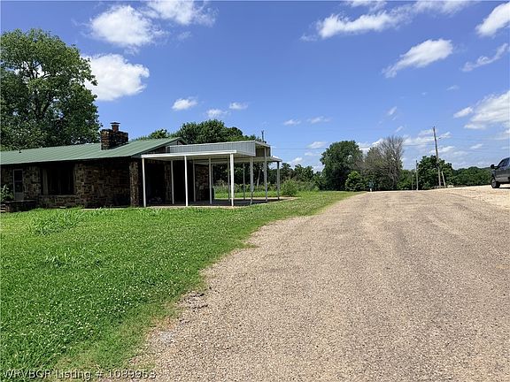 4th image of 203 N Stacy Ave
