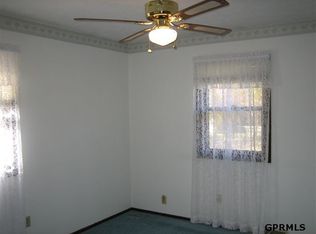 3276 S 128th Cir, Omaha, NE 68144