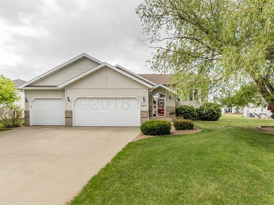 1st image of 1419 Sommerset Dr