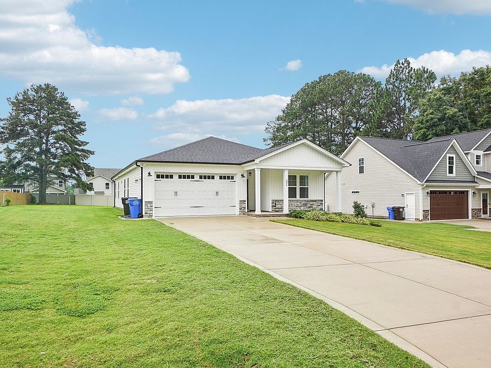 1st image of 386 Woodcroft Dr