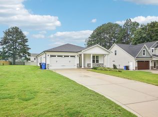 386 Woodcroft Dr, Angier, NC 27501
