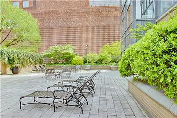 Sold by (Legacy) Elegran | media 24