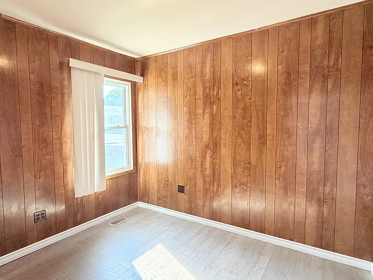 1253 Goyeau St — Photo 12