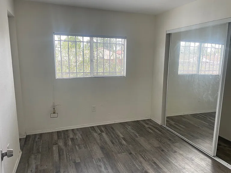 928 S 45th St #5 — Photo 3