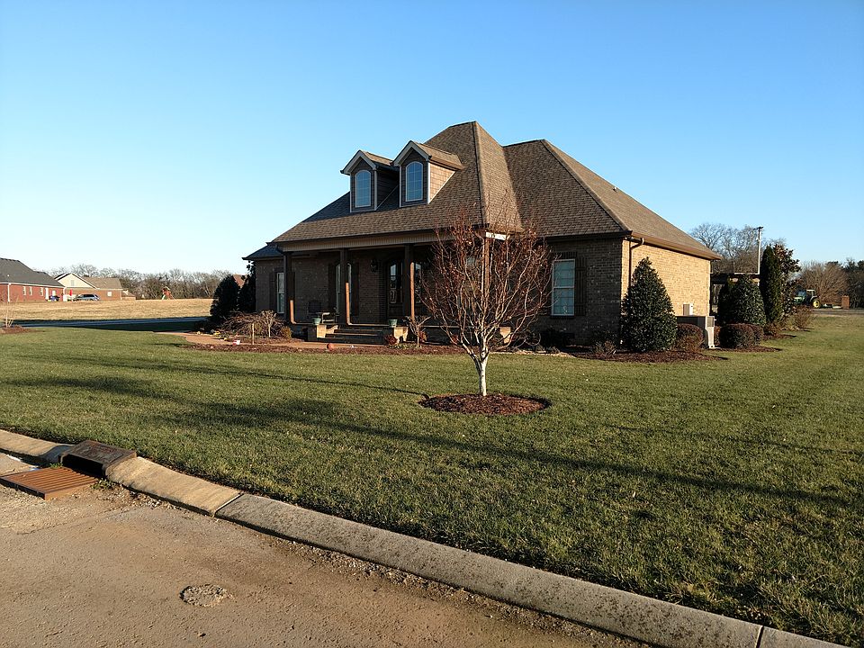 1st image of 204 Honeysuckle Ln