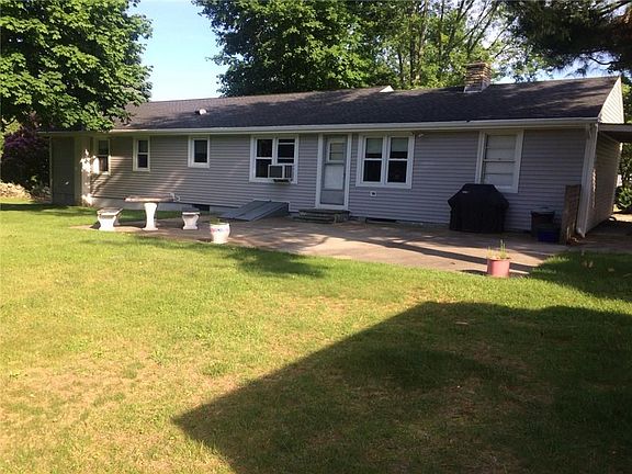 3rd image of 276 Simmonsville Ave