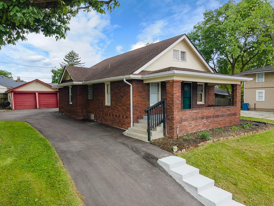 5260 Winthrop Ave