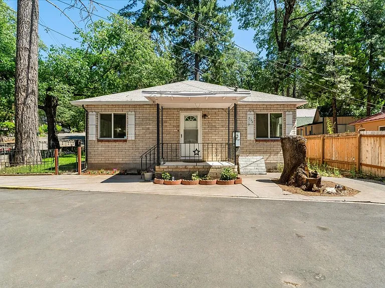 Gleaves Ave — Photo 2