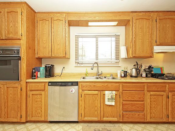 3rd image of 655 Washington Ave