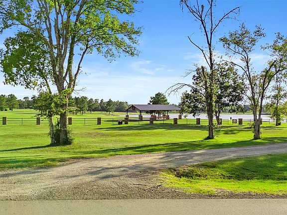 5th image of 16086 Forest Mill Rd