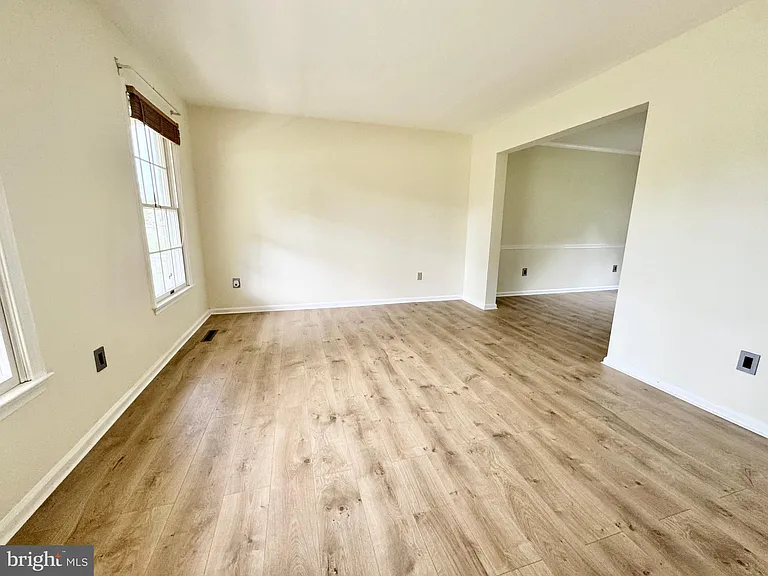 501 Falcon Dr — Photo 5