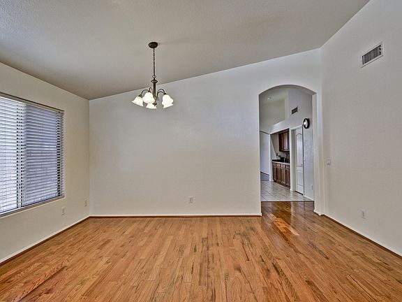 5th image of 16649 W McKinley St