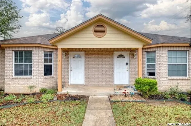 2 bed, 1.5 bath, 864 sqft, $950 — Photo 2