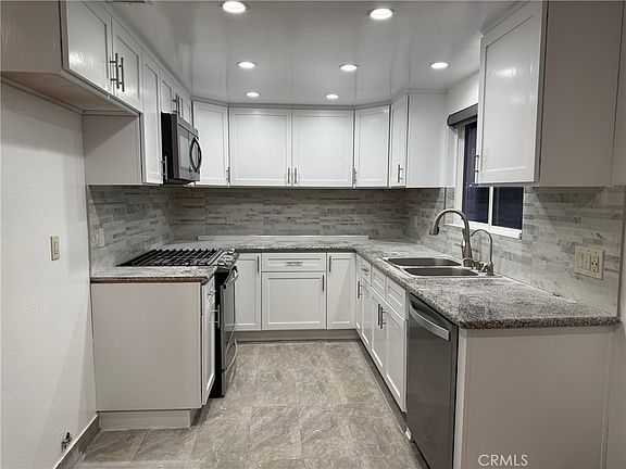 3rd image of 412 Burchett St Unit 20