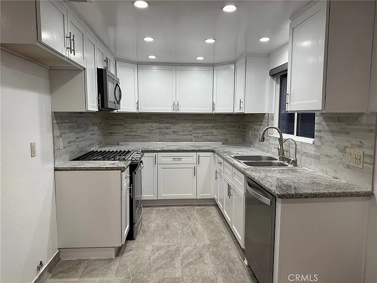 412 Burchett St #20 — Photo 3