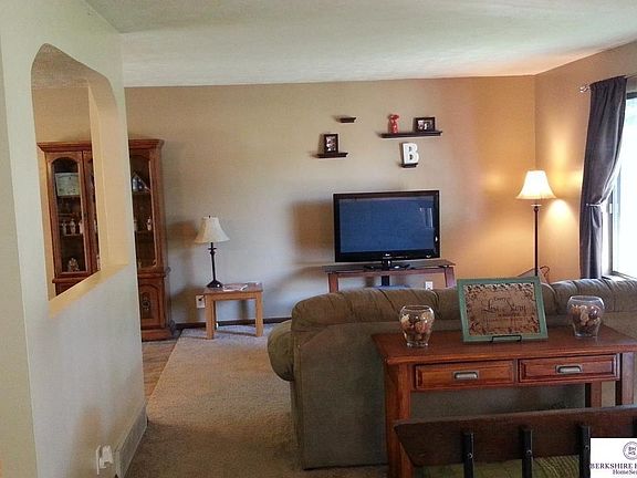 3rd image of 5059 S 107th St