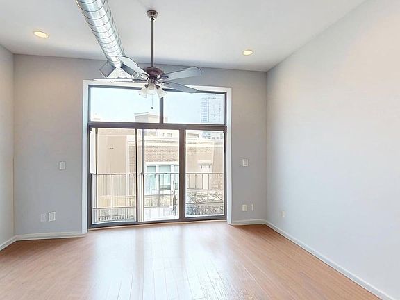 3rd image of 707 N Milwaukee Ave #4R
