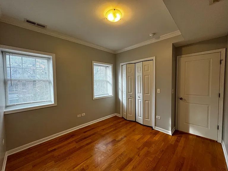 4059 W Melrose St — Photo 10