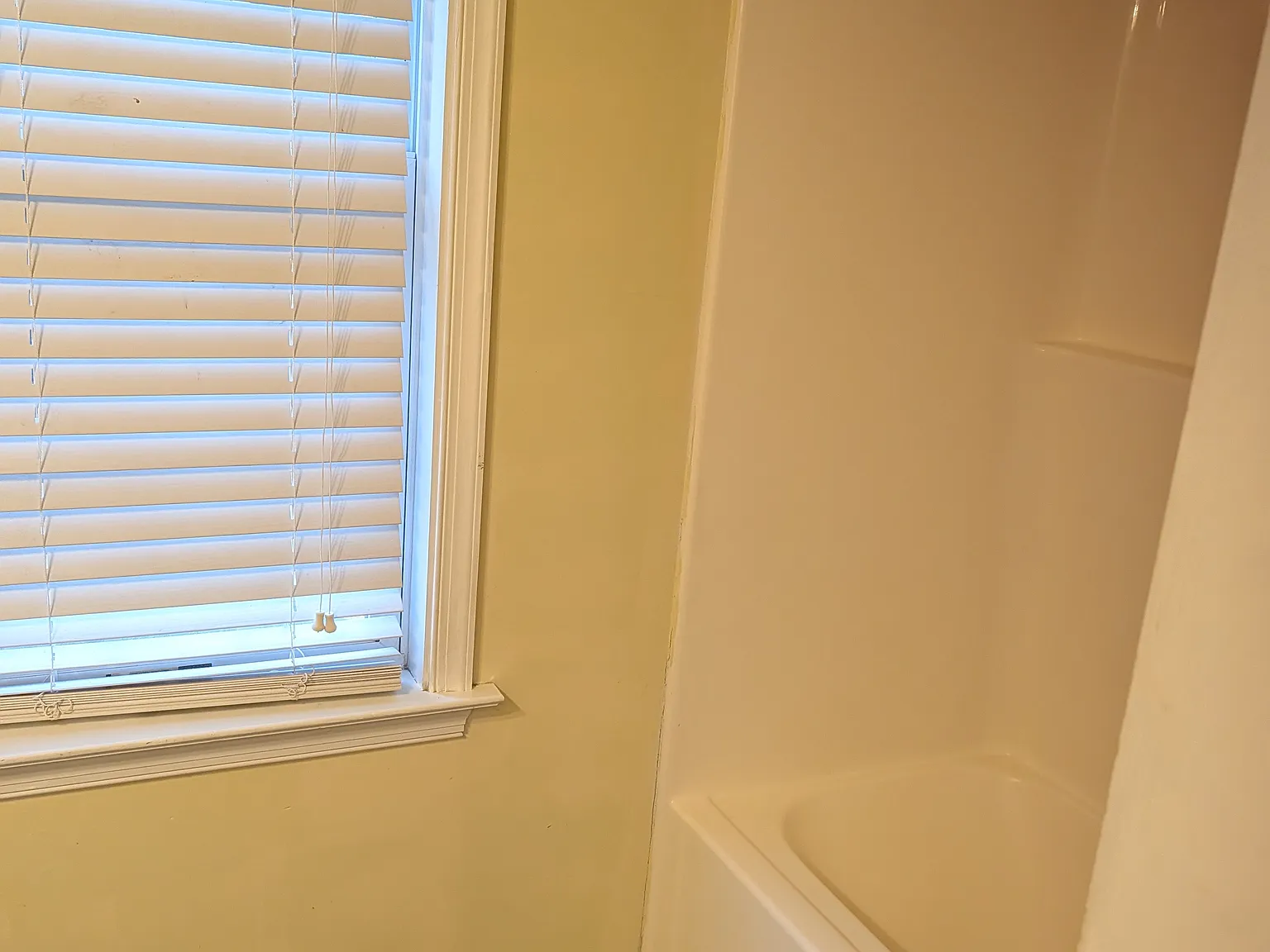 4 bed, 1836 sqft, $2,600 — Photo 2