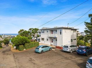 1127 SW Abbey St APT B, Newport, OR 97365
