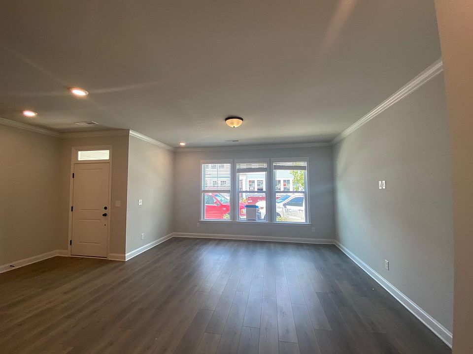 1st image of 347 Ladybird Ln
