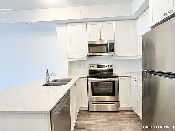 3rd image of 50 Lakebreeze Dr #105