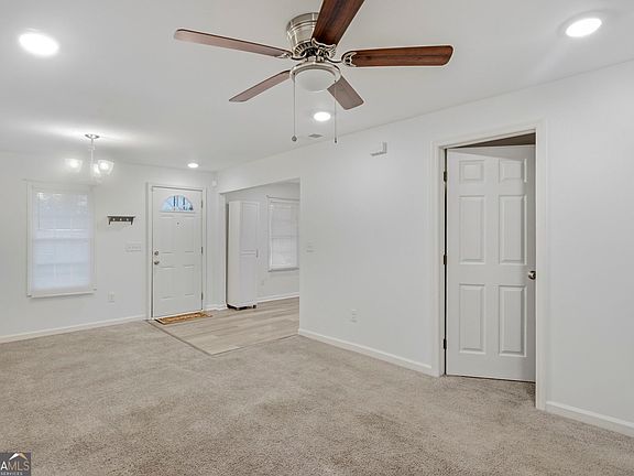 3rd image of 716 W 48th St