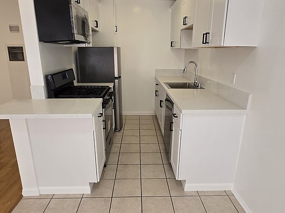 4th image of 9421 Regent St APT 7