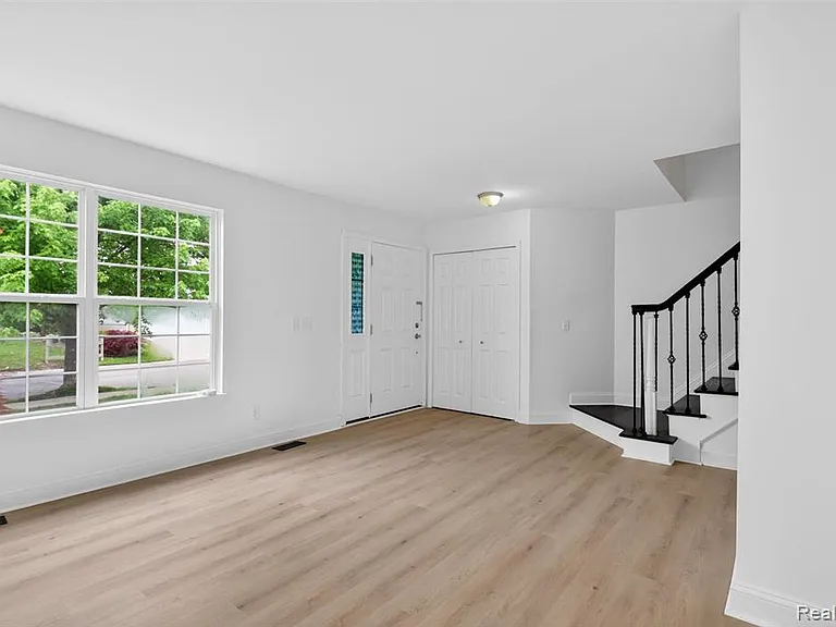 3457 Ashburnam Rd — Photo 11