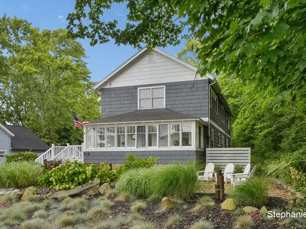 450 Culver St, Saugatuck, MI 49453