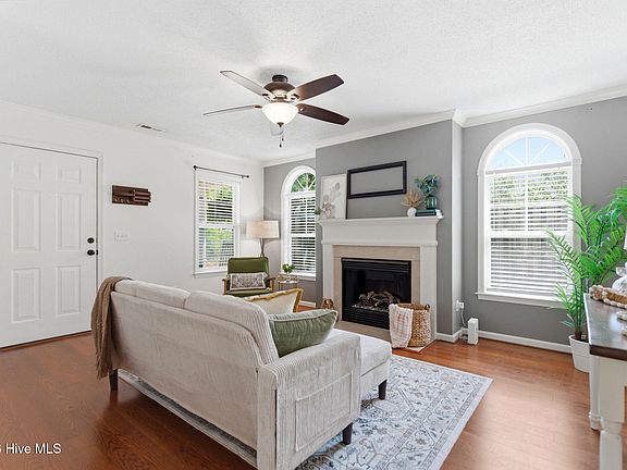 4th image of 2214 Jefferson Street