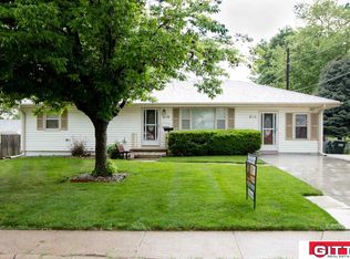 610 N Beadle St, Papillion, NE 68046