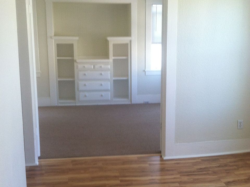 View Living room to Bedroom