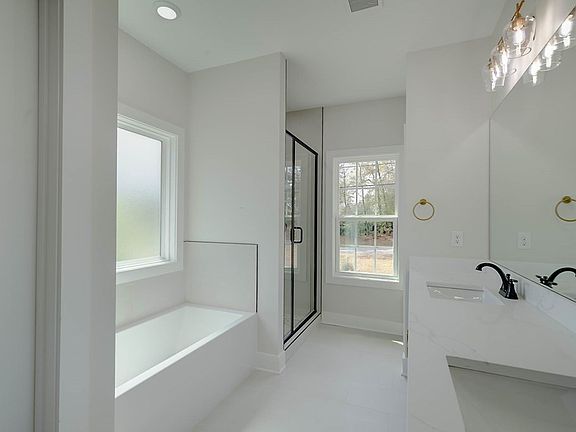 2nd image of 5318 Lakeshore Rd