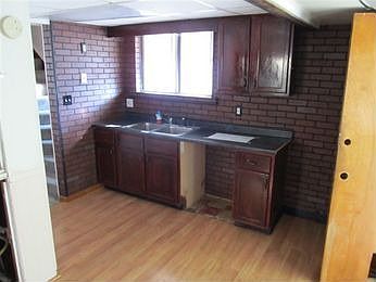 4th image of 2036 Ferris Ave
