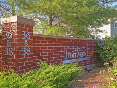 36 Village Rd APT 603, Middleton, MA, 01949