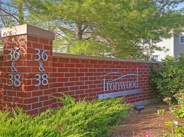 36 Village Rd APT 603, Middleton, MA 01949