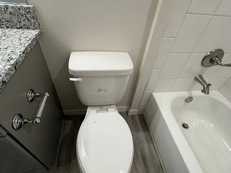 678 W Walkertown Dr — Photo 30