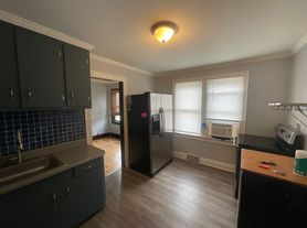 1119 S 86th St, Milwaukee, WI